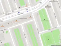 Ambulance met grote spoed naar de Tijl Uilenspiegelstraat in Amsterdam