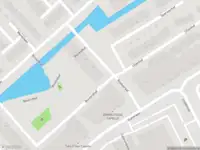 Ambulance met gepaste spoed naar de Roekstraat in Capelle aan den IJssel