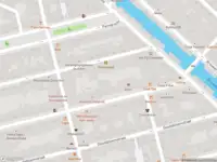 Ambulance met grote spoed naar de Palmgracht in Amsterdam