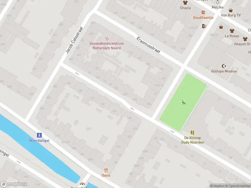 Ambulance met grote spoed naar de Rembrandtstraat in Rotterdam