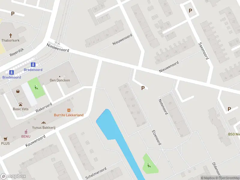 Ambulance met grote spoed naar de Elzenoord in Rotterdam