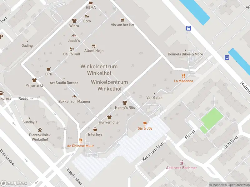 Ambulance met grote spoed naar de Winkelhof in Leiderdorp