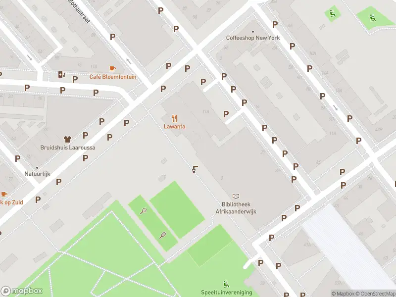 Ambulance met grote spoed naar de Afrikaanderplein in Rotterdam