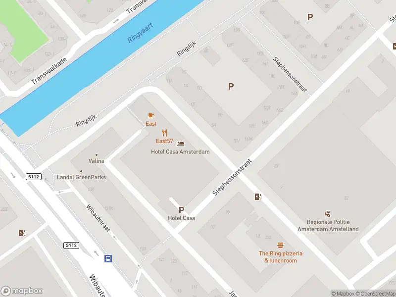 Ambulance met grote spoed naar de Eerste Ringdijkstraat in Amsterdam