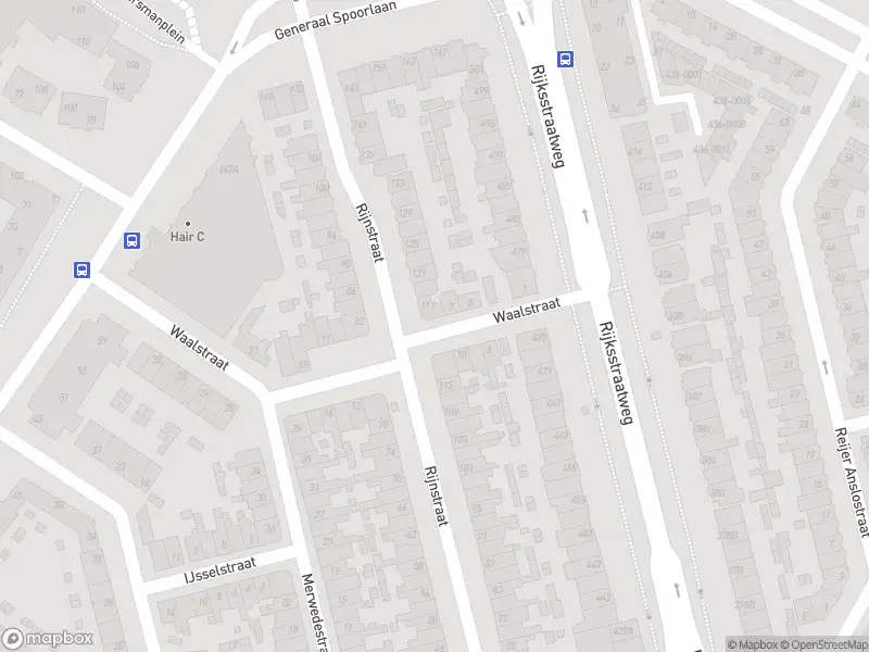 Ambulance en brandweer met grote spoed naar de Waalstraat in Haarlem vanwege gebouwbrand