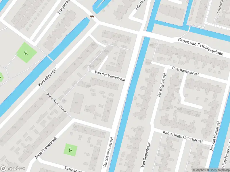 Ambulance met gepaste spoed naar de Van der Veenstraat in Reeuwijk