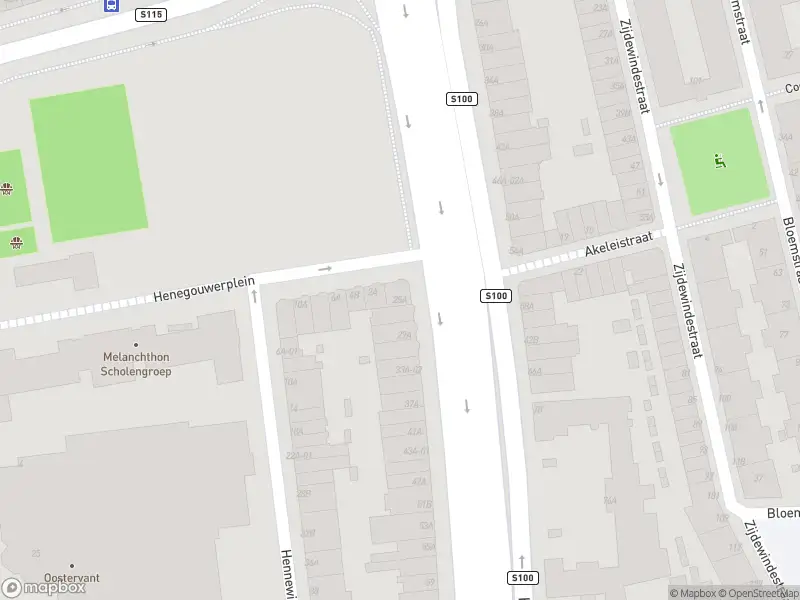 Ambulance met gepaste spoed naar de Henegouwerlaan in Rotterdam