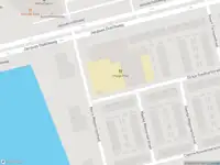 Ambulance met grote spoed naar de Maria Wesselingstraat in Rotterdam
