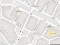 Ambulance met grote spoed naar de Monnikendammerplantsoen in Amsterdam