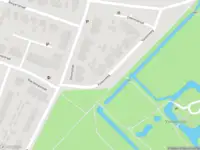 Brandweer met gepaste spoed naar de Valkenweg in Assen vanwege een buitenbrand