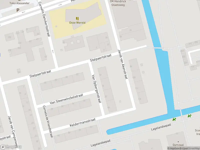 Ambulance met gepaste spoed naar de Van Opbergenstraat in Rotterdam