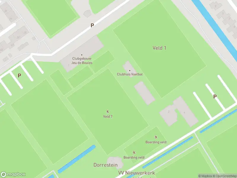 Ambulance met gepaste spoed naar de Sportpark Dorrestein in Nieuwerkerk aan den IJssel