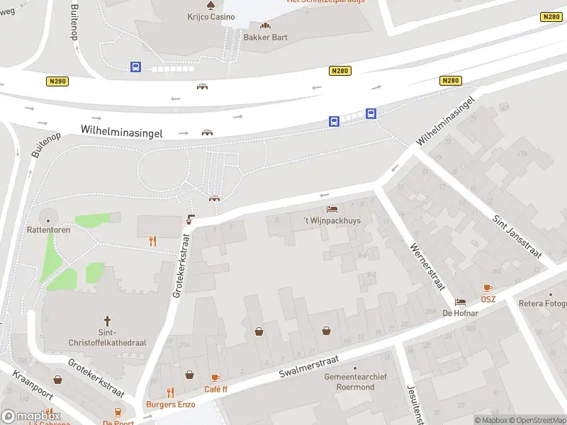 Ambulance met grote spoed naar de Pastoorswal in Roermond