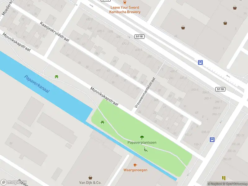 Ambulance met grote spoed naar de Monnikskapstraat in Amsterdam