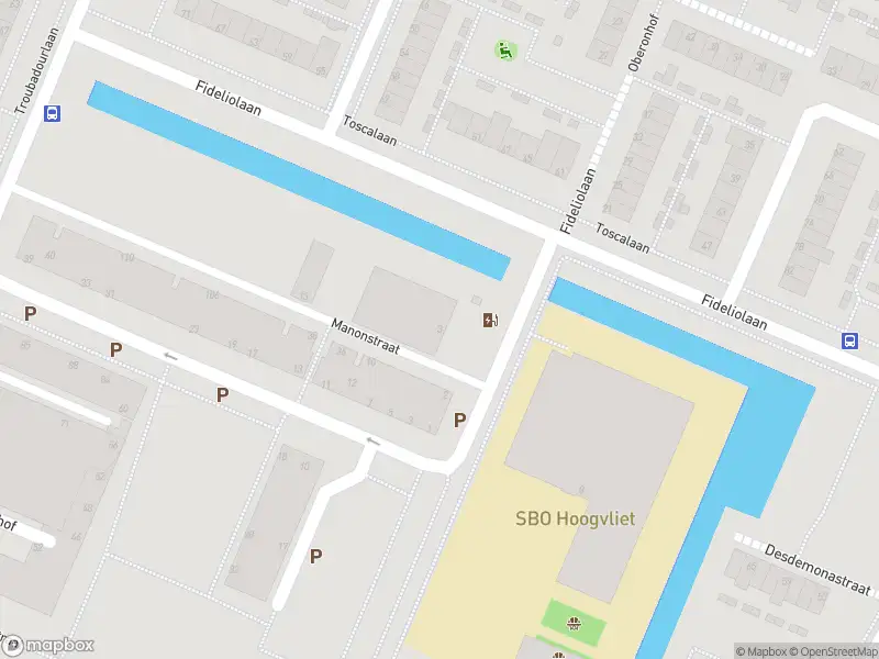 Ambulance met grote spoed naar de Othelloweg in Hoogvliet Rotterdam