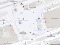 Ambulance met grote spoed naar de Stationsplein in Rotterdam