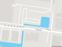 Ambulance met grote spoed naar de Edisonweg in Strijen