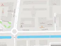Ambulance met grote spoed naar de Schipluidenlaan in Amsterdam