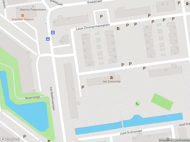 Ambulance met grote spoed naar de Louis Zimmermannplein in Schiedam