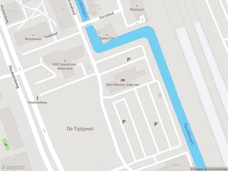 Ambulance met grote spoed naar de Grenehout in Zaandam