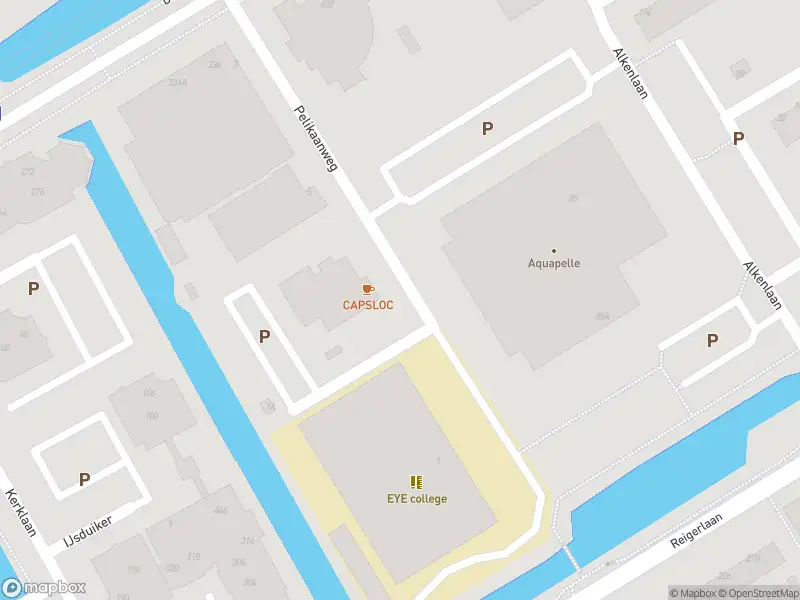 Ambulance met grote spoed naar de Pelikaanweg in Capelle aan den IJssel