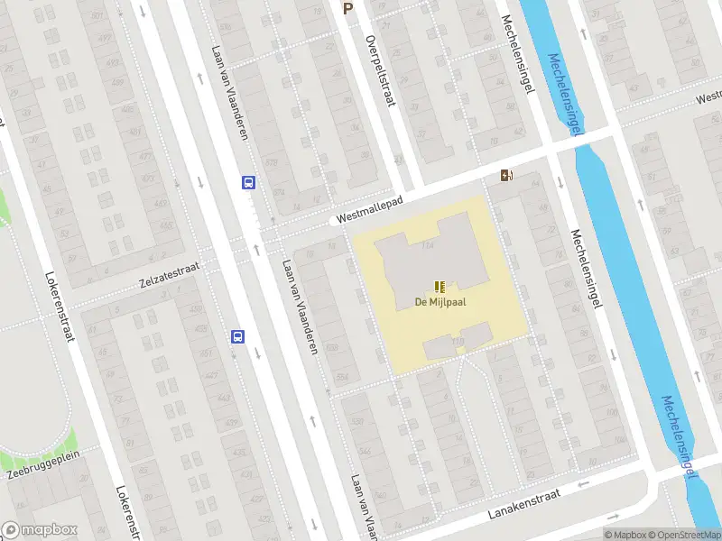 Ambulance met gepaste spoed naar de Berlaarstraat in Amsterdam