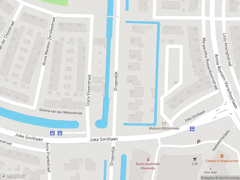 Ambulance met gepaste spoed naar de Drogendijk in Spijkenisse
