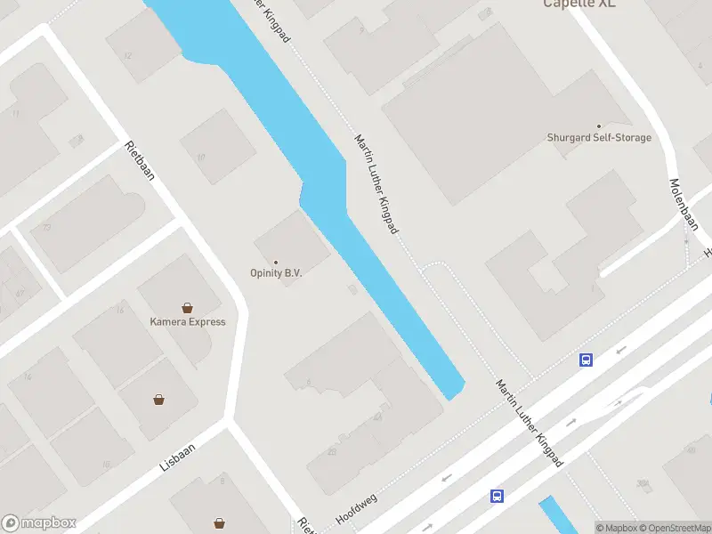 Ambulance met grote spoed naar de Hoofdweg in Capelle aan den IJssel