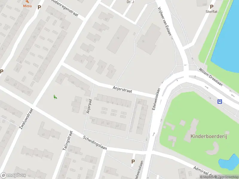 Ambulance met gepaste spoed naar de Anjerstraat in Papendrecht