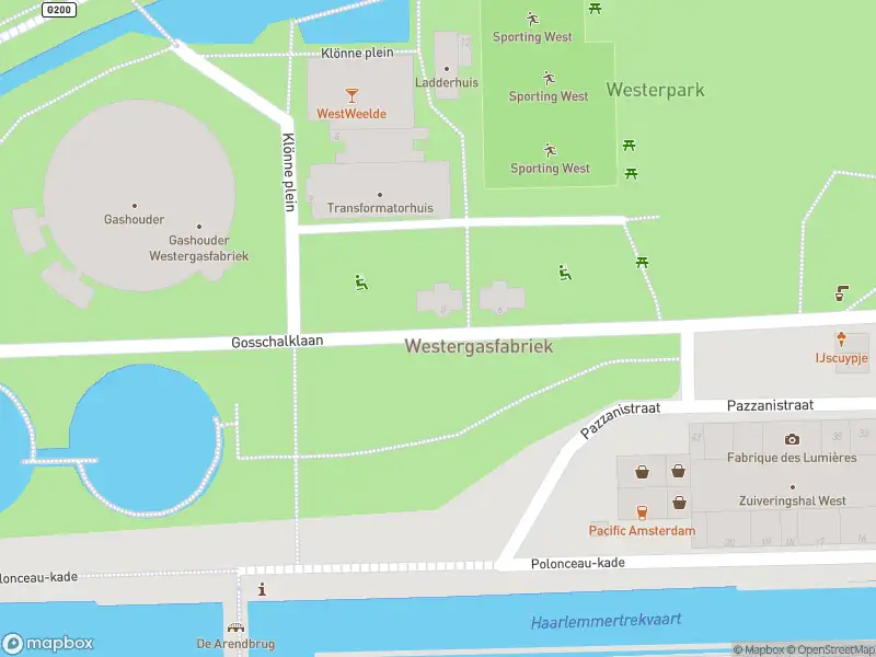 Ambulance met gepaste spoed naar de Gosschalklaan in Amsterdam