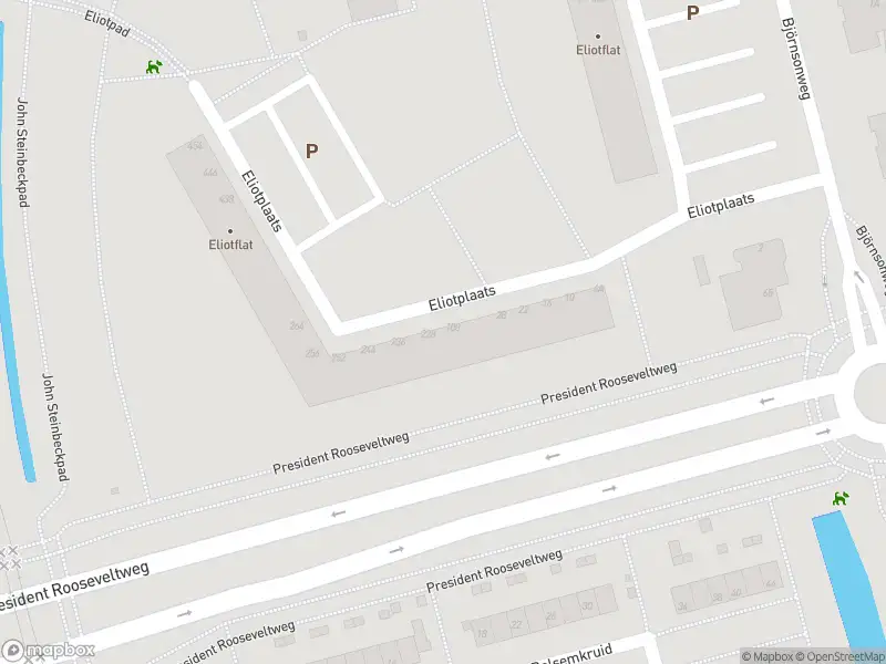 Ambulance met grote spoed naar de Eliotplaats in Rotterdam
