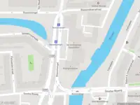 Ambulance met grote spoed naar de Boezemsingel in Rotterdam