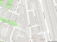 Ambulance met grote spoed naar de Dokter De Liefdestraat in Haarlem