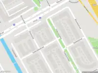 Ambulance met gepaste spoed naar de Pikoletstraat in Amsterdam