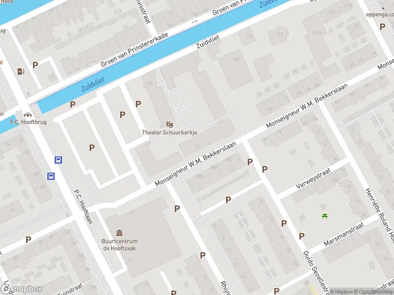 Ambulance met grote spoed naar de Schuurhof in Maassluis