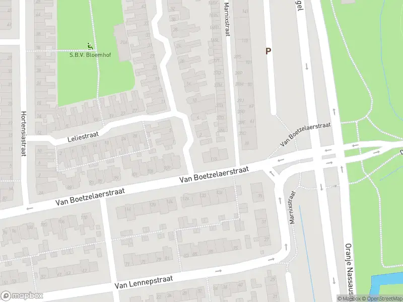 Ambulance met grote spoed naar de Raadhuisstraat in Alphen aan den Rijn