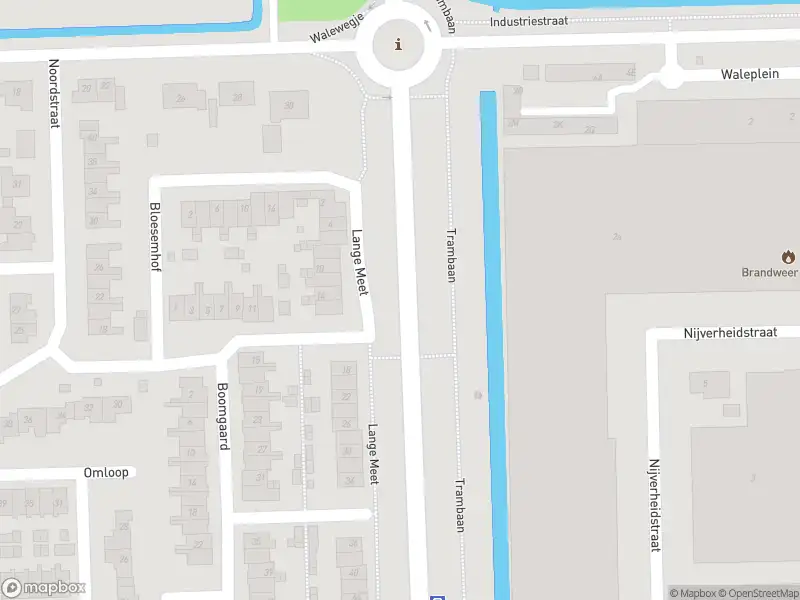Ambulance met grote spoed naar de Lange Meet in Strijen