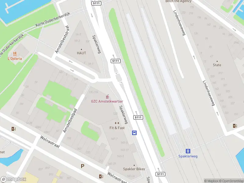 Ambulance met gepaste spoed naar de Spaklerweg in Amsterdam