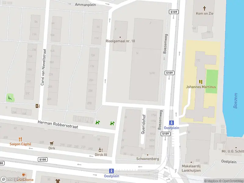 Ambulance met gepaste spoed naar de Willem Schürmannstraat in Rotterdam