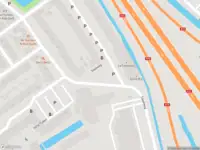 Brandweer met gepaste spoed naar de Staalweg in Delft vanwege een buitenbrand