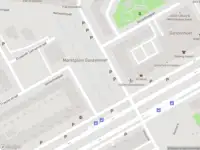 Ambulance met gepaste spoed naar de Annie Romeinplein in Amsterdam