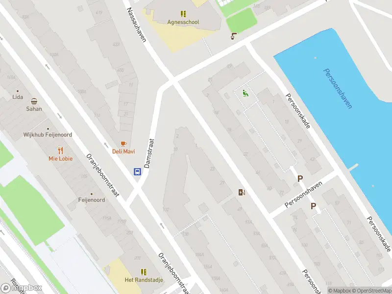 Ambulance met gepaste spoed naar de Persoonshaven in Rotterdam