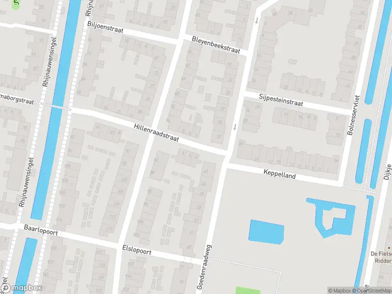 Brandweer met gepaste spoed naar de Hillenraadstraat in Rotterdam