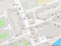 Ambulance met gepaste spoed naar de Land van Cocagneplein in Amsterdam