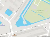 Ambulance met grote spoed naar de Vlaardingerdijk in Schiedam