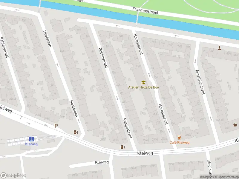 Ambulance met grote spoed naar de Robijnstraat in Rotterdam