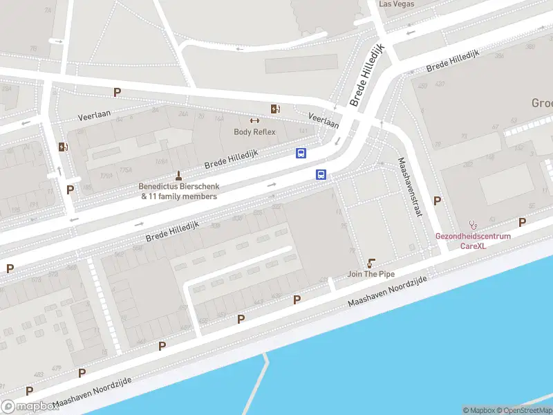Ambulance met grote spoed naar de Brede Hilledijk in Rotterdam