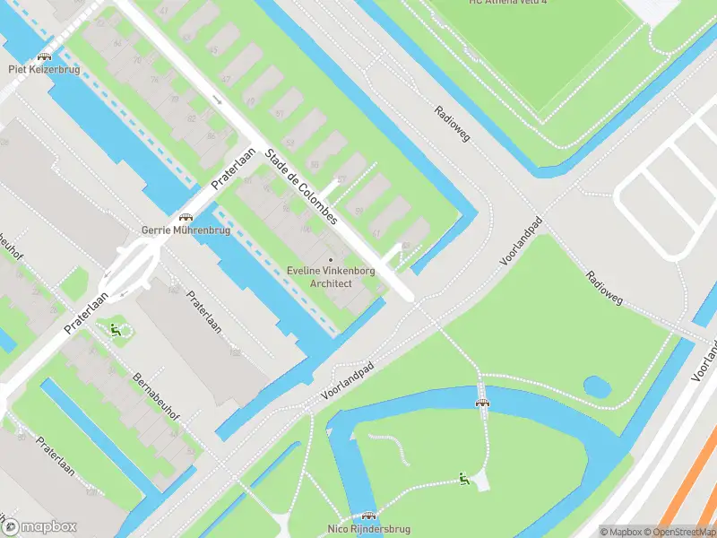 112 melding Brandweer met grote spoed naar de Voorlandpad in Amsterdam vanwege een buitenbrand