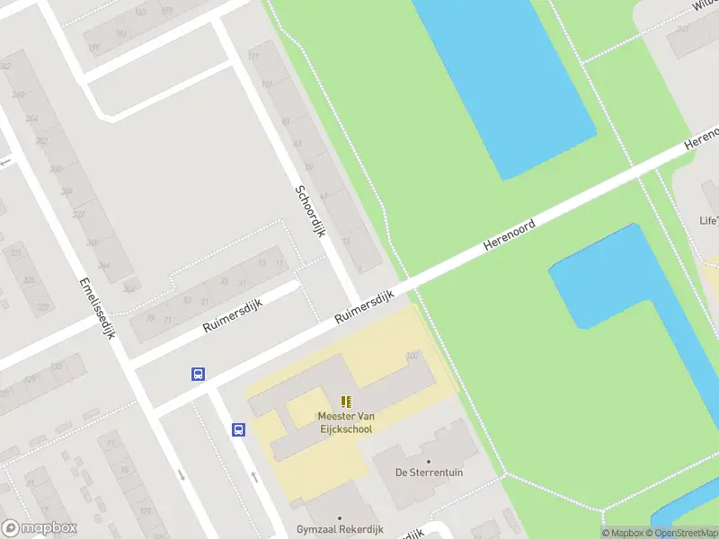 Ambulance met gepaste spoed naar de Schoordijk in Rotterdam