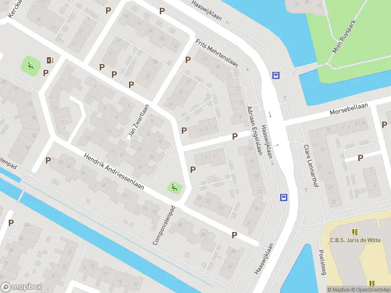 Ambulance met grote spoed naar de Adriaan Engelslaan in Oegstgeest